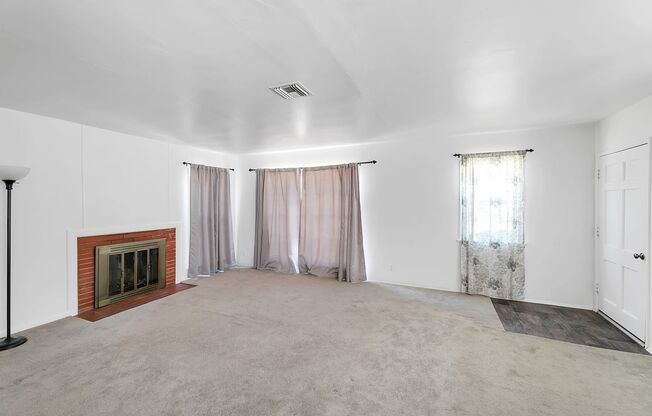 Great 3 Bedroom Home with Large Lot and NO HOA!