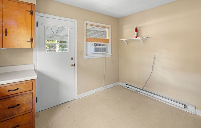 2 beds, 1 bath, $1,500