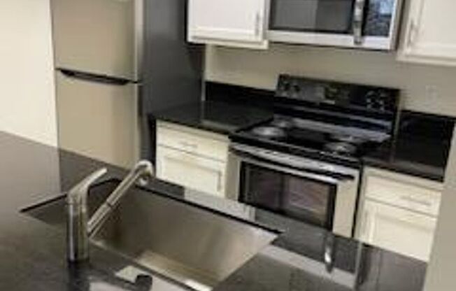 2 beds, 1 bath, 707 sqft, $1,159, Unit 8229