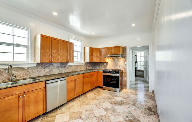 840 36 AVE