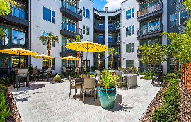 Outdoor Living Areas at Berkshire Winter Park, Florida