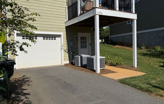 1256 Haden Place - END UNIT townhome in Crozet!