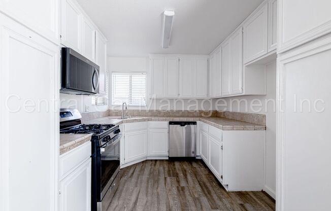 3 Bedroom/2 Bath Home in the Southwest - $2195 per Month!