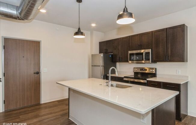 2 beds, 2 baths, 966 sqft, $1,495, Unit #313