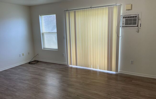 Apartment in Ephrata with Garage!
