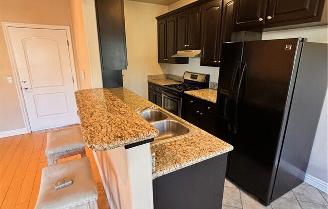 1 bed, 1 bath, 450 sqft, $1,995