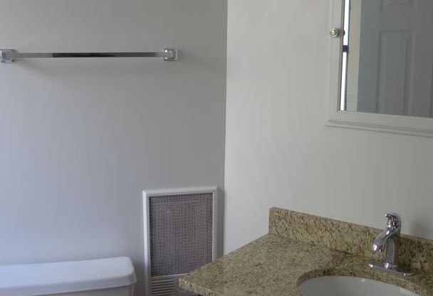 2 beds, 2 baths, 1,000 sqft, $1,995, Unit 806