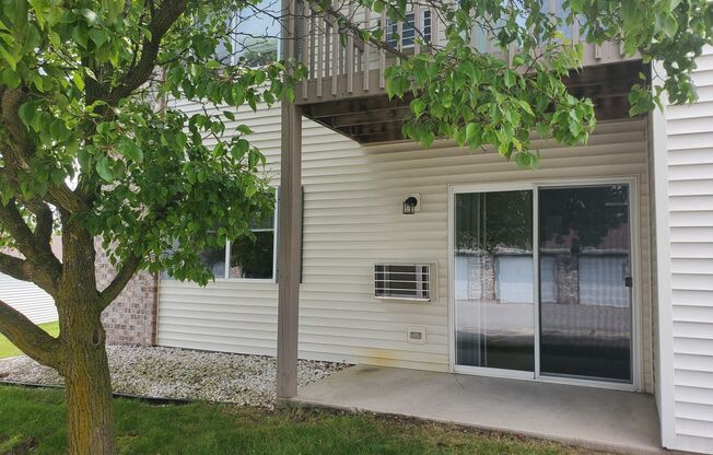 2 beds, 1 bath, 1,050 sqft, $1,259, Unit PL   7606