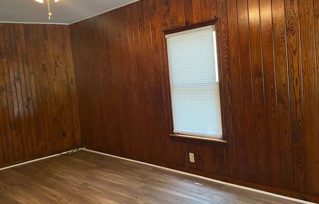 2 beds, 1 bath, $1,650