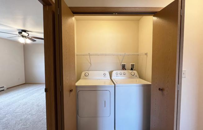 3 beds, 2 baths, 1,547 sqft, $1,690, Unit RT 7015-20