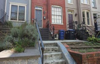 323 1/2 D Street