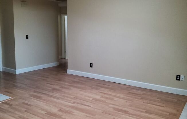 3 bedroom 2 bath with Pool Off of Oakdale Road