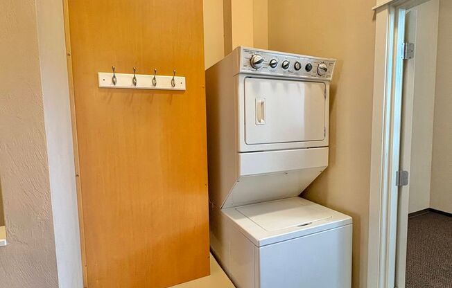 2 beds, 2.5 baths, 1,502 sqft, $1,995, Unit 13