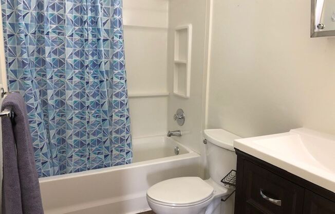 Studio, 1 bath, 400 sqft, $1,000, Unit Hudson Heights Bldg C-37