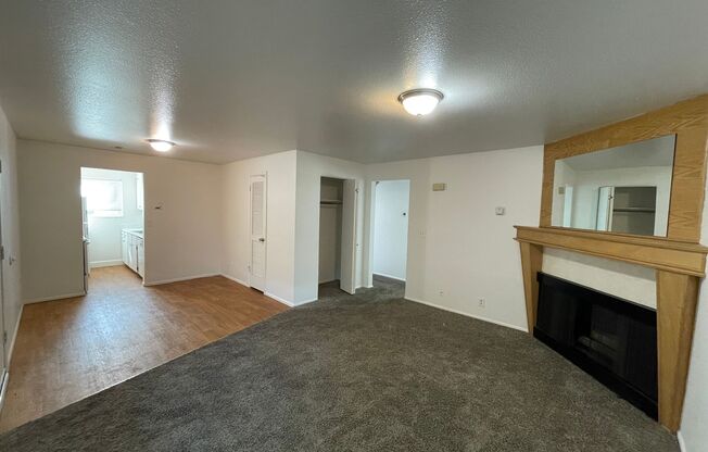 2 beds, 1 bath, 900 sqft, $1,095, Unit Unit 6