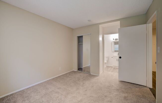 2 beds, 2 baths, 900 sqft, $2,098, Unit 102