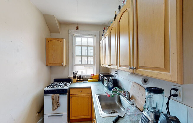 2 beds, 1 bath, 850 sqft, $3,295, Unit 8
