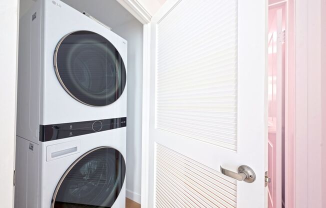 2 beds, 2 baths, $2,899, Unit 405