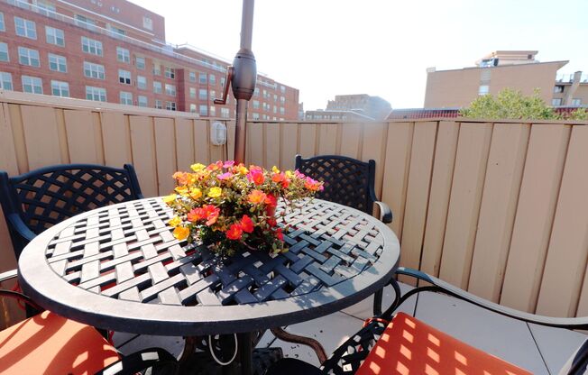 2 beds, 2 baths, 905 sqft, $4,095, Unit 105