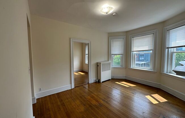 1 bed, 1 bath, 550 sqft, $2,400, Unit 31