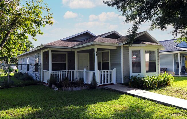 Charming 3 bedrooms Bungalow in down town Orlando,