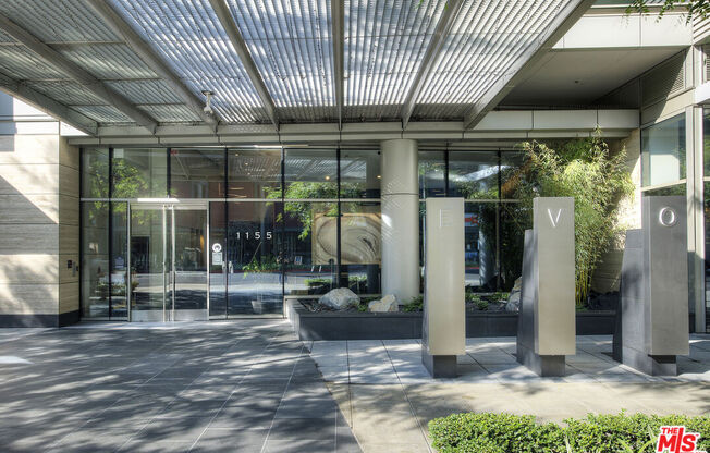 1 bed, 1.5 baths, 1,120 sqft, $4,000, Unit 1103