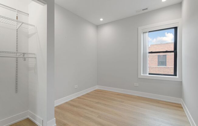 3 beds, 2 baths, 894 sqft, $2,600, Unit 1558-3M