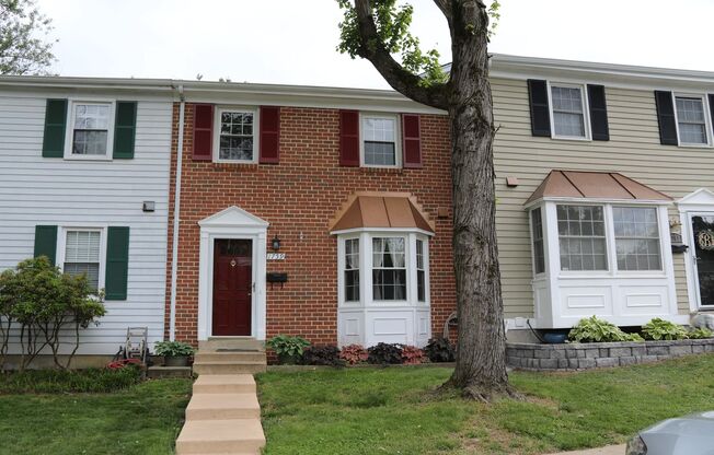 Stunning Crofton Townhome
