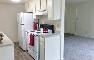 1 bed, 1 bath, 640 sqft, $1,425, Unit 77