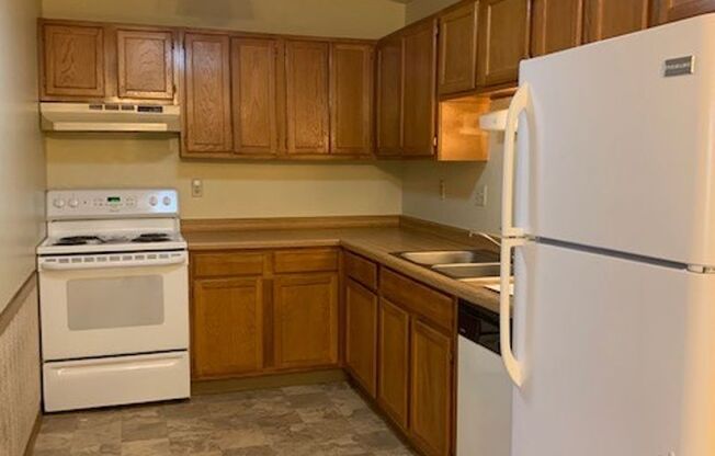 2 beds, 2 baths, 1,000 sqft, $1,150, Unit 9924103