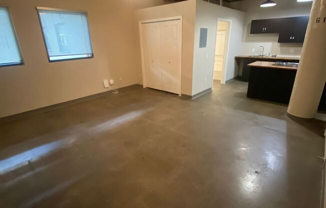 Studio, 1 bath, 438 sqft, $695, Unit 557