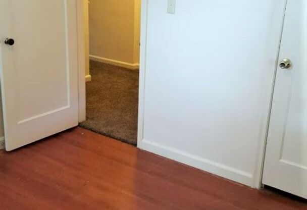 3 beds, 1 bath, $1,995