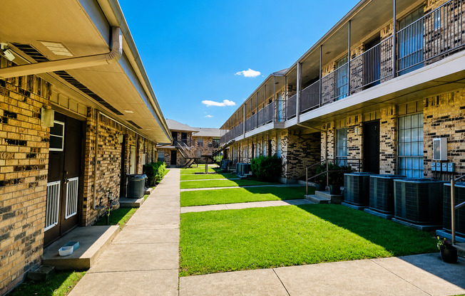 1-Bedrooms from $950 | Tour & Get $300 Move-In Credit!