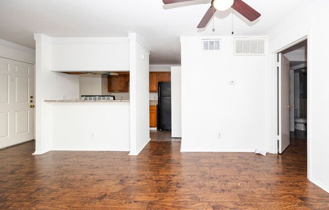 1 bed, 1 bath, $995, Unit Unit#825
