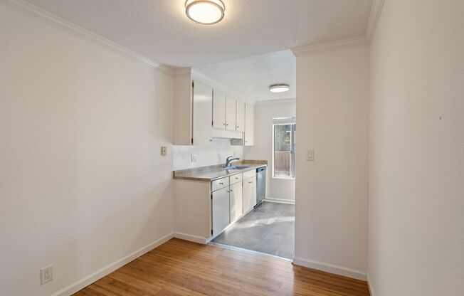 1 bed, 1 bath, 785 sqft, $1,795, Unit 21