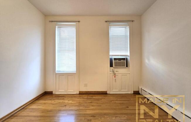 2 beds, 1 bath, $3,100, Unit 1st