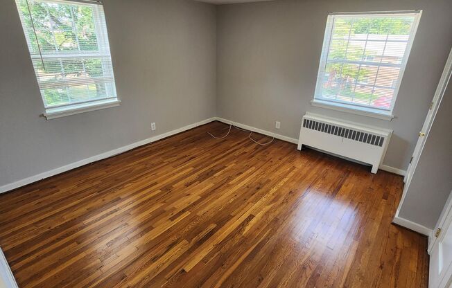 2 beds, 1 bath, 897 sqft, $2,335, Unit G-01