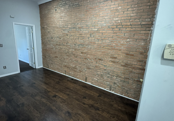 604 N FULTON AVE