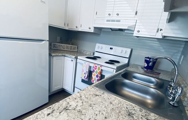 2 beds, 1 bath, 768 sqft, $895, Unit 3620-D