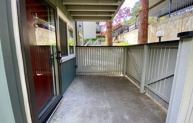 Renovated Pet-Friendly STUDIO with Full Kitchen & Bath - Water & Garbage Included!