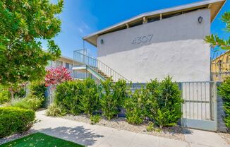 West Adams Courtyard Apartments at 4307 W 28th St