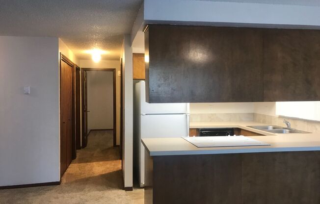 2 beds, 1 bath, 900 sqft, $1,549