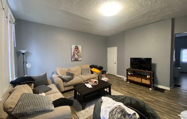 4 Bedroom House Located In Clifton Near UC's Campus