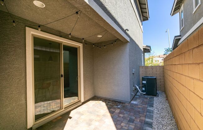 3 beds, 2.5 baths, $1,895