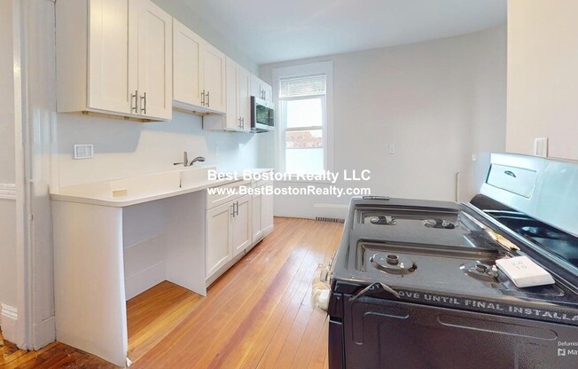 16 R WARREN AVE