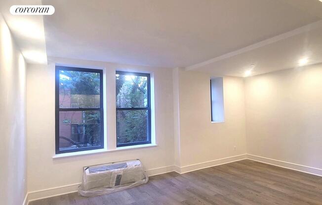 2 beds, 1 bath, $7,400, Unit 5I