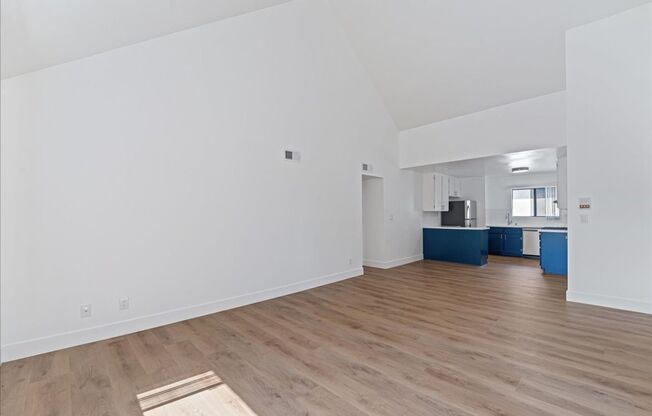 444 W WINDSOR RD