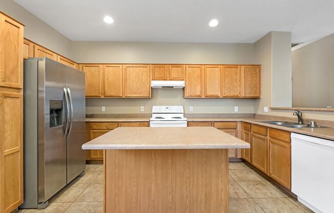 Fantastic 4BR in popular area of Litchfield Park