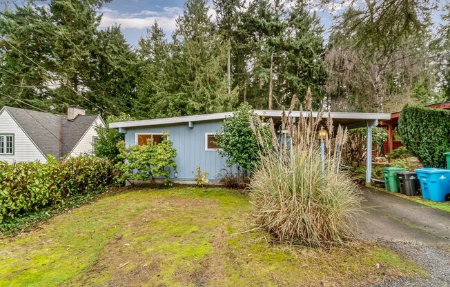 6 Bedroom Home minutes from Saltwater Park in Richmond Beach