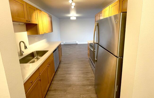 1 bed, 1 bath, 800 sqft, $1,995, Unit 3520 - 102